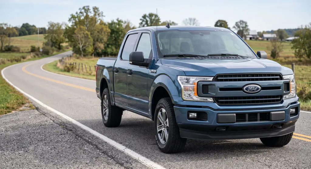 Ford 2.7 EcoBoost Problems: 2015-2026 Recalls, TSBs, Costs 3 Oil seepage on the plastic oil pan of a Ford 2.7 EcoBoost engine